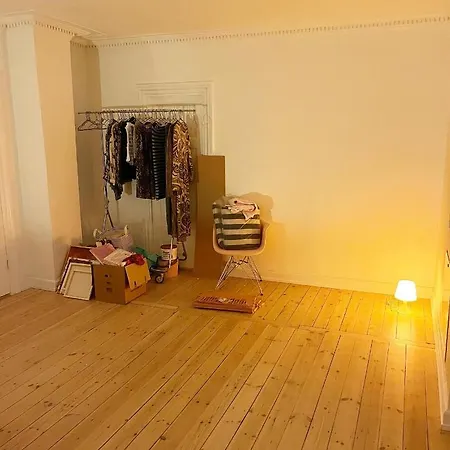 Spacious In Osterbro ホームステイ コペンハーゲン